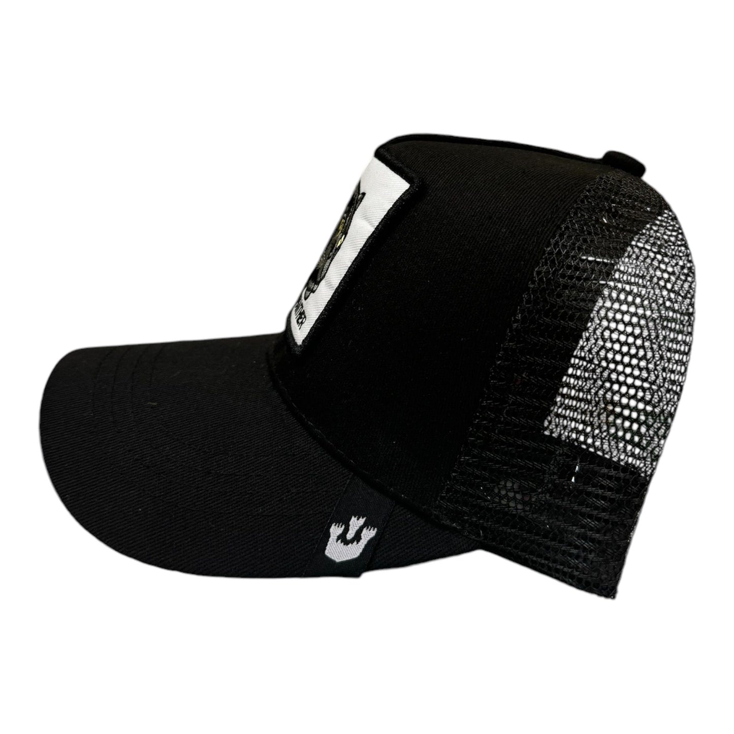 Gorra de panther grabada